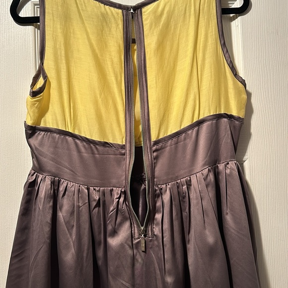 👗Ryu Silk Yellow and Gray Sleeveless Midi Dress - Picture 10 of 16